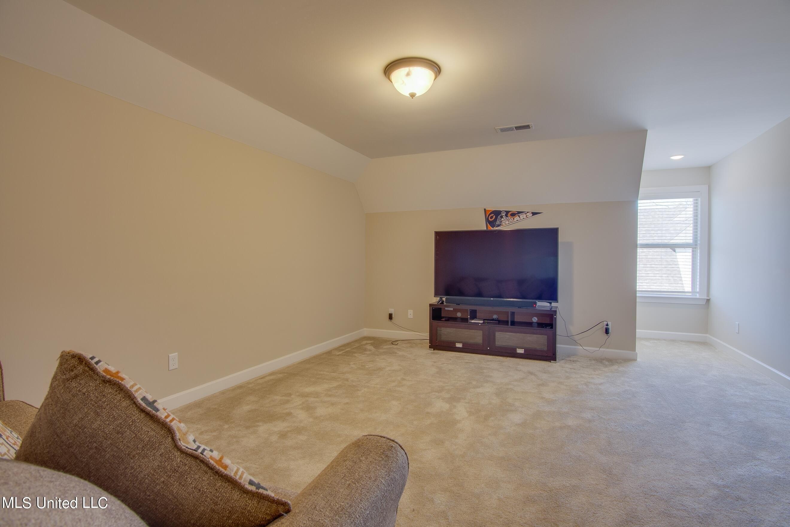 Bouldercrest Dr, Southaven, MS 38672