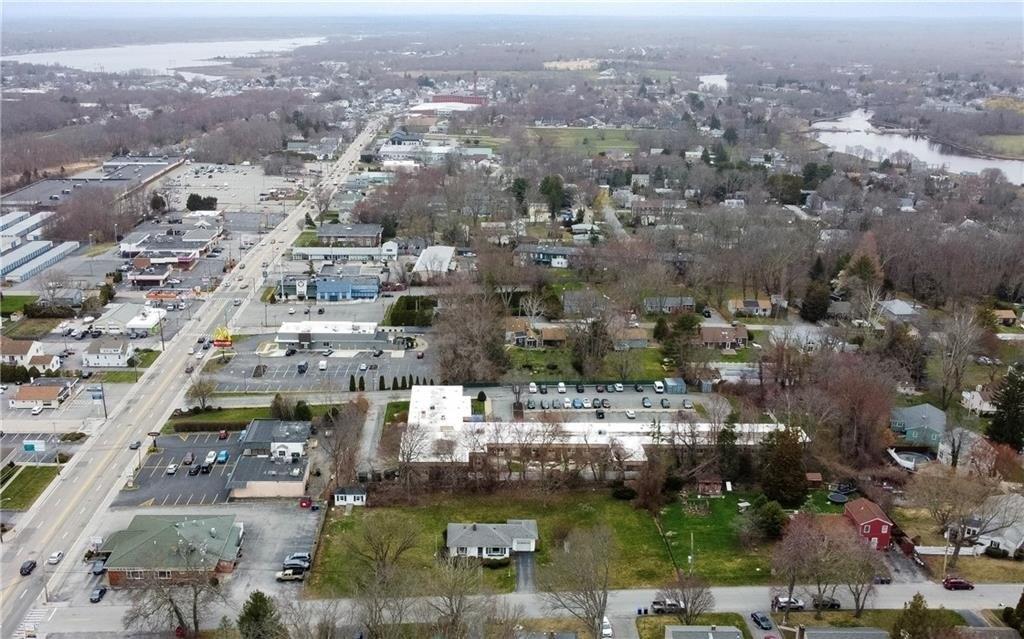 Overhill Rd, Warren, RI 02885