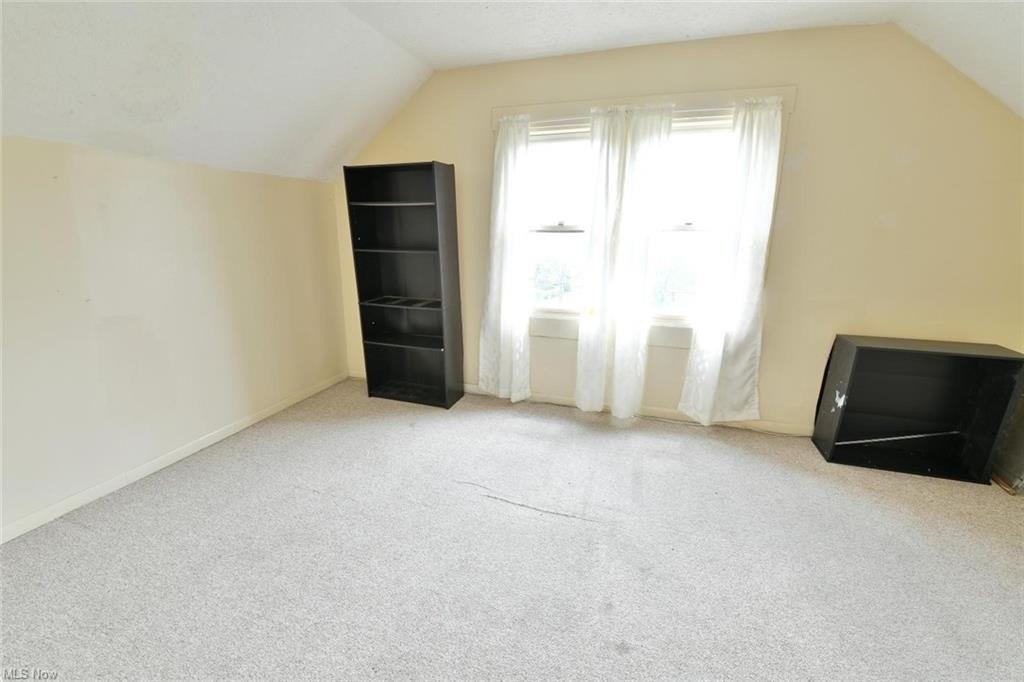 Sunset Ave, Zanesville, OH 43701