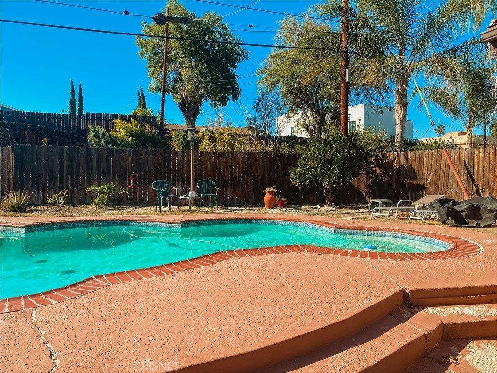 Nestle Ave, Tarzana, CA 91356