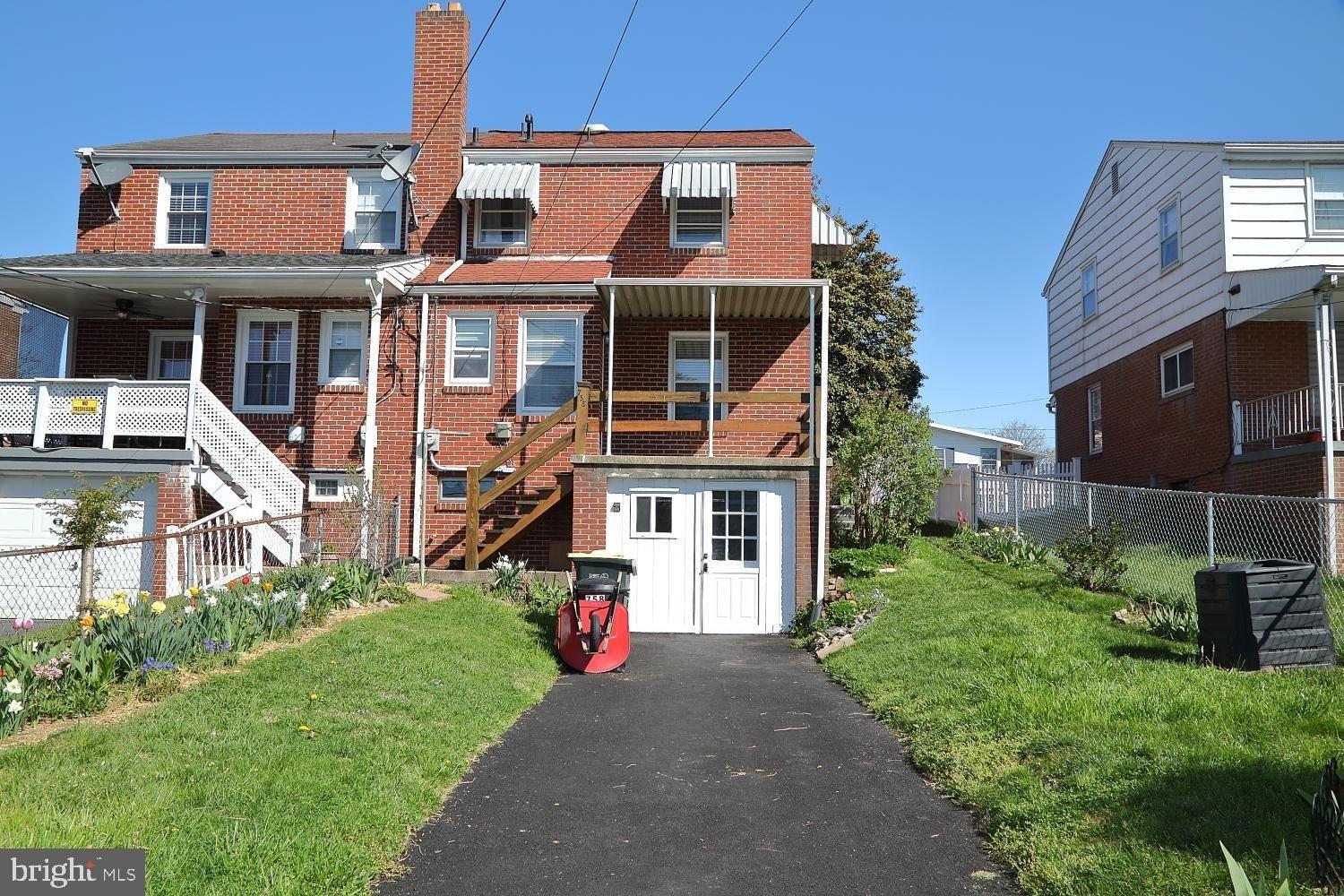 Hershey Ave, Lancaster, PA 17603