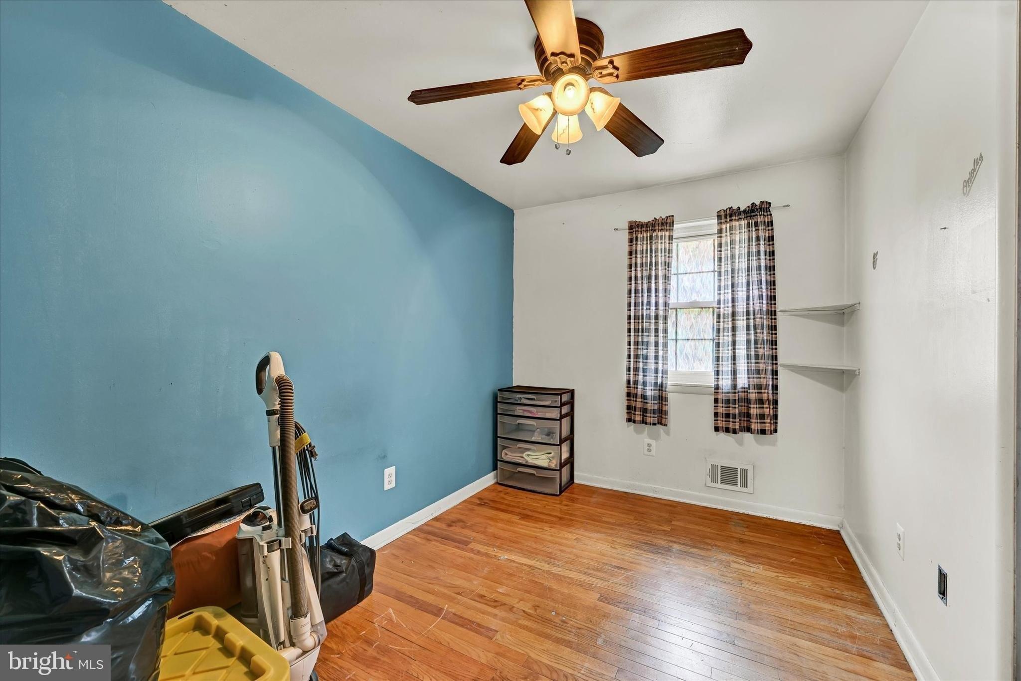 Margate Dr, Glen Burnie, MD 21060