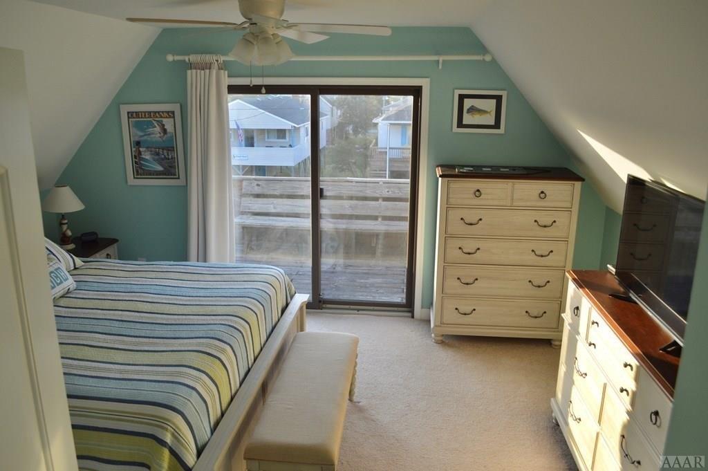 E Meadowlark St, Kill Devil Hills, NC 27948