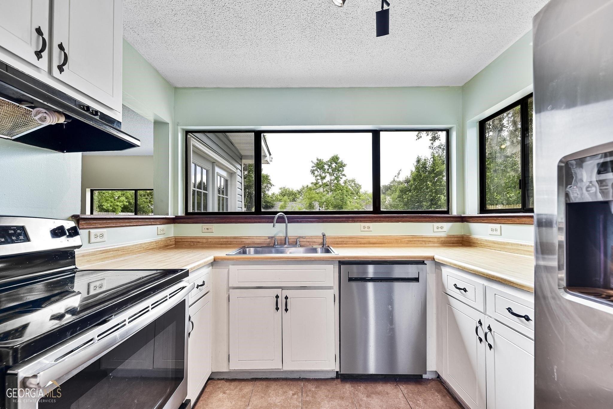 Sunnyside Dr, Saint Marys, GA 31558