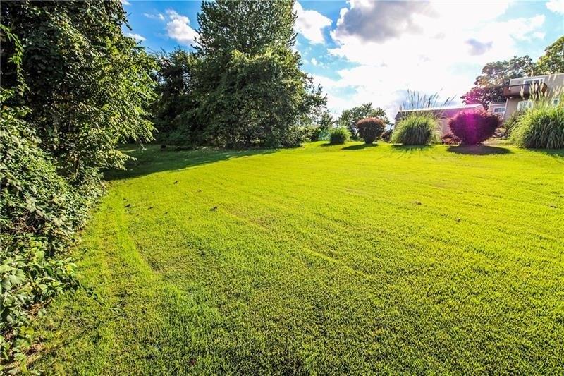 Kinder Ave, Charleroi, PA 15022