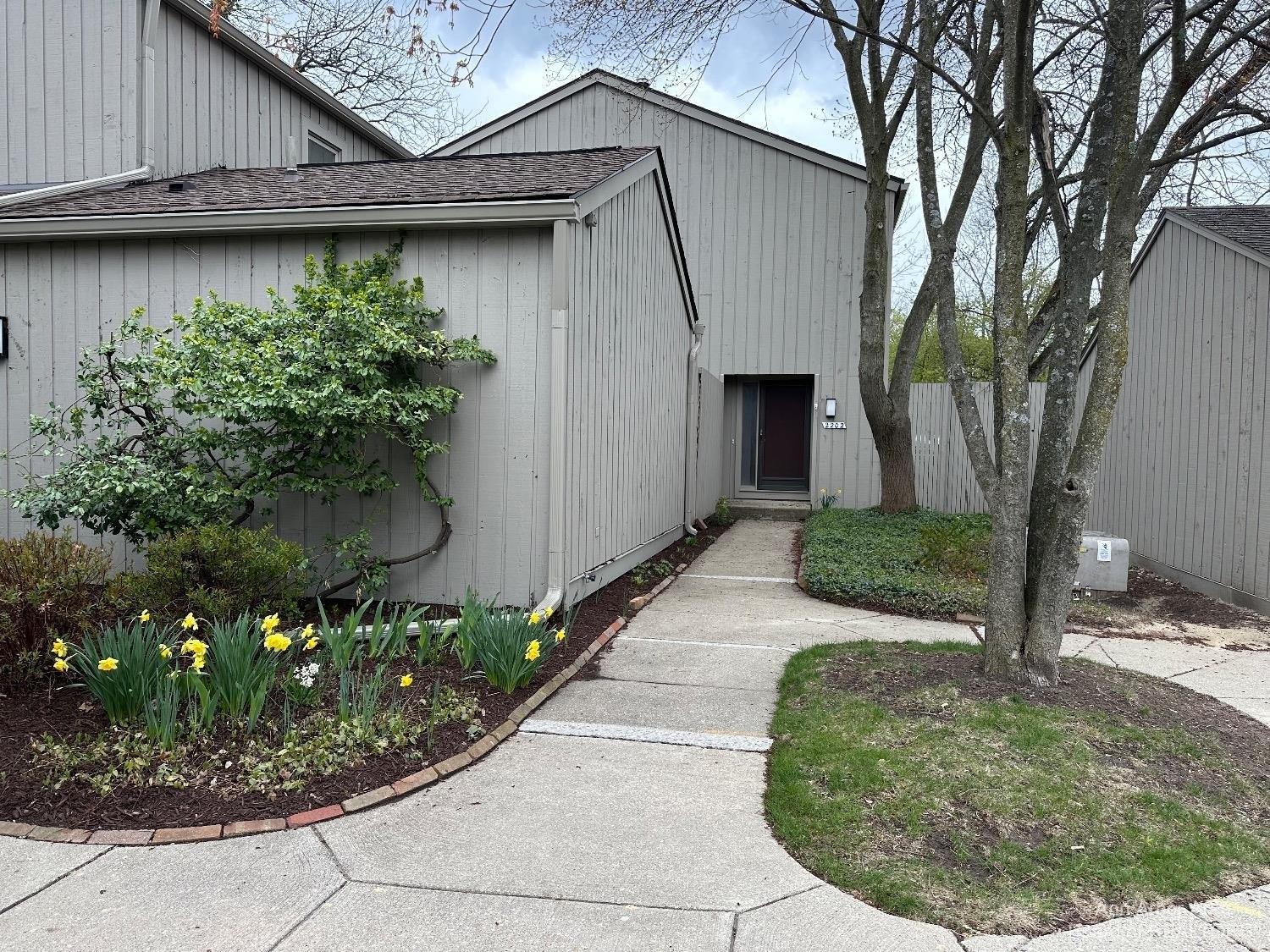 Applewood Ct, Ann Arbor, MI 48103