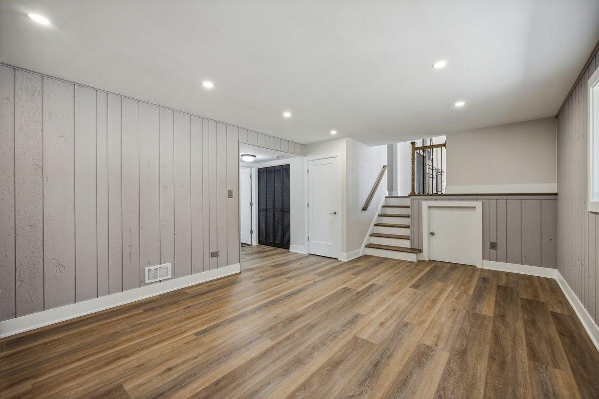 Doe Cir, Westmont, IL 60559