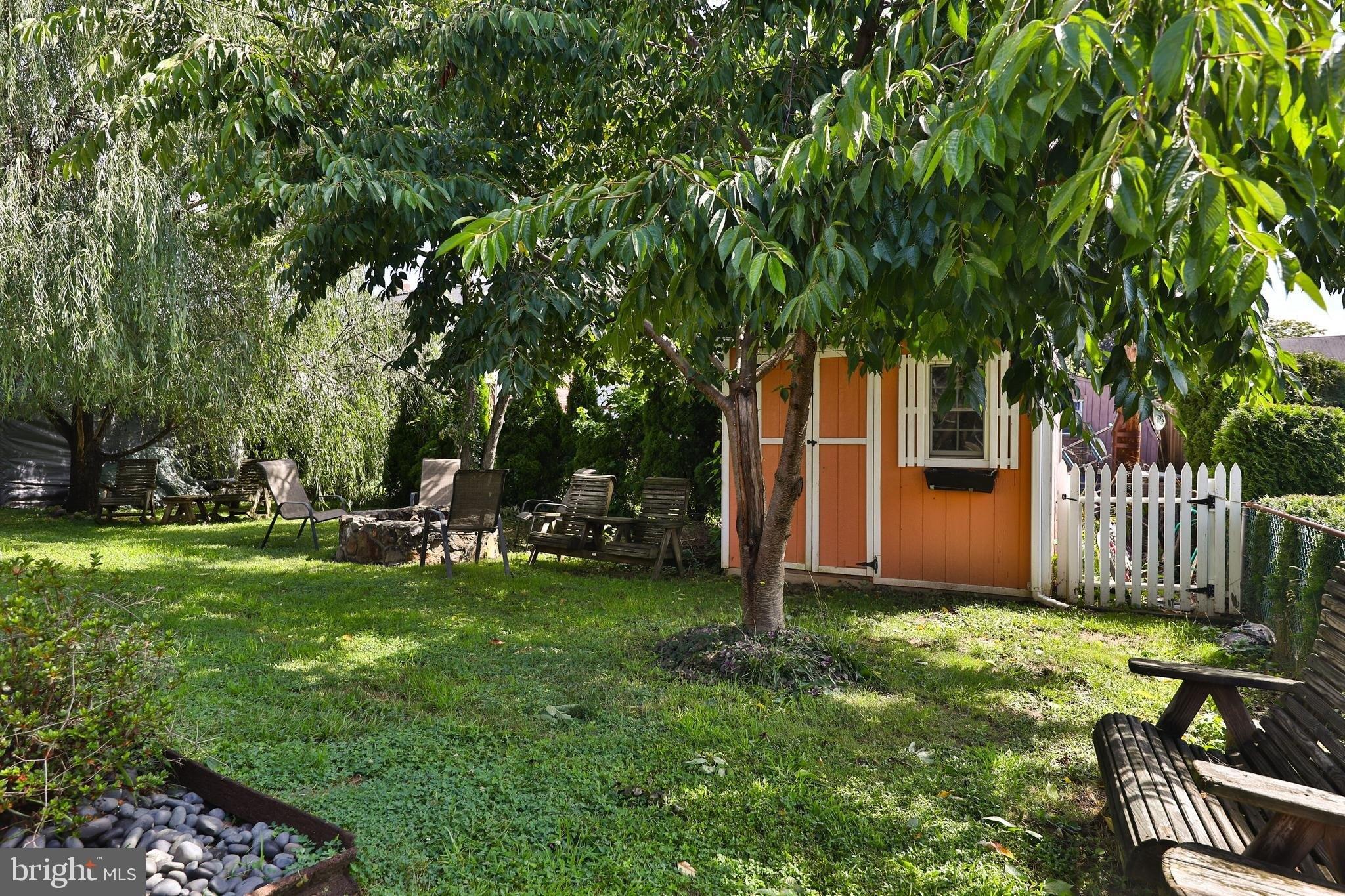 Pickwick Ln, Newtown Square, PA 19073