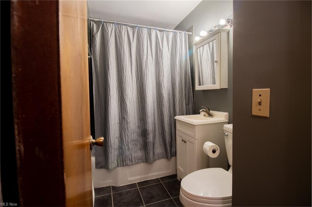 E Archwood Ave, Akron, OH 44306