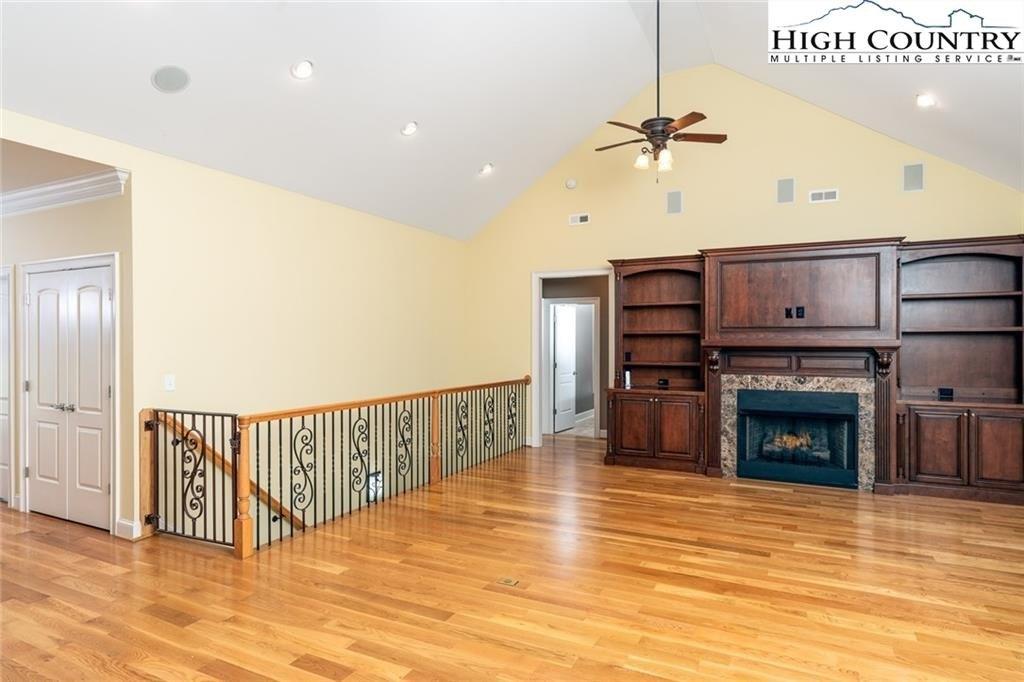 Golfview Ct, Lenoir, NC 28645