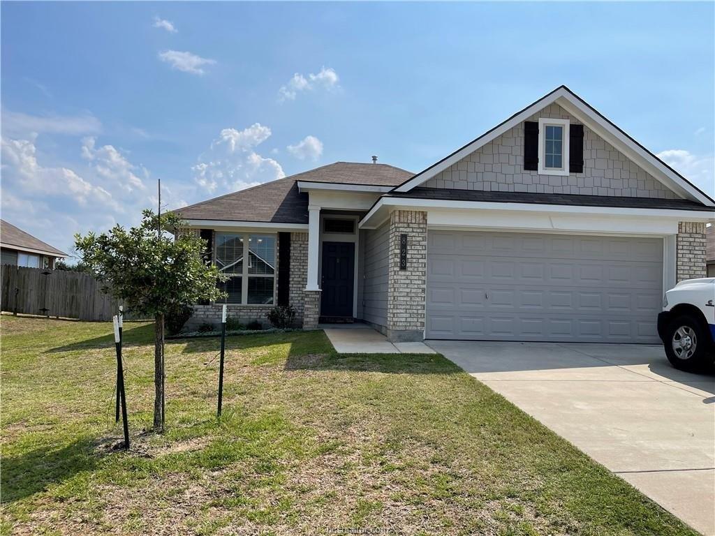 Mockingbird St, Navasota, TX 77868