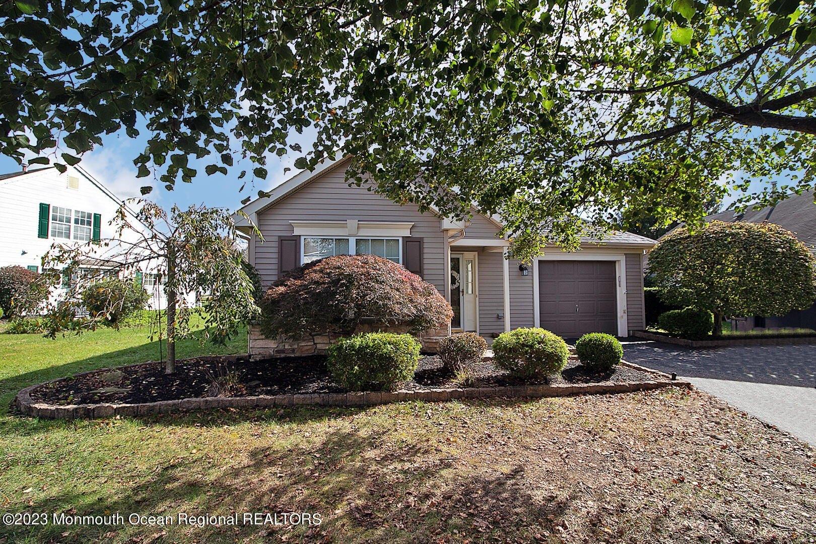 Dalton Ln, Toms River, NJ 08755