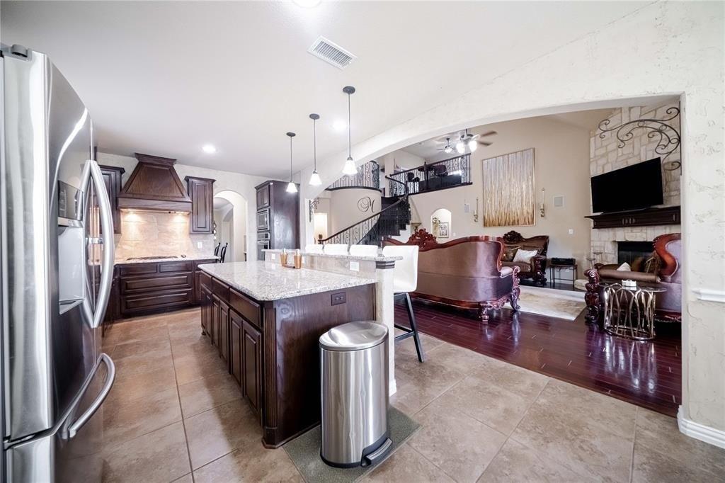 Danbury Dr, Desoto, TX 75115