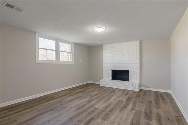 Sw 14th Street Ter, Blue Springs, MO 64015