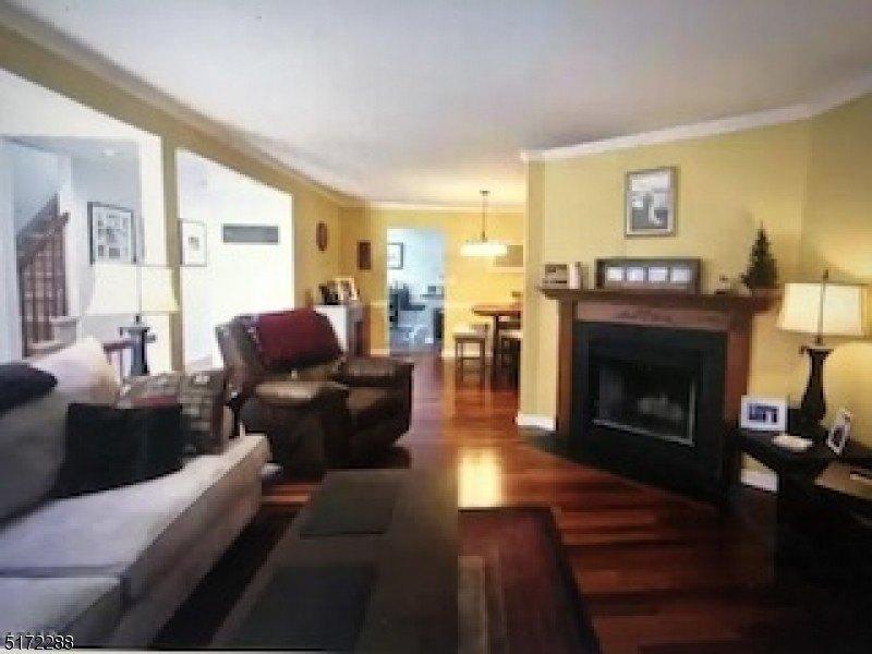 Kemper Ct, Hackettstown, NJ 07840