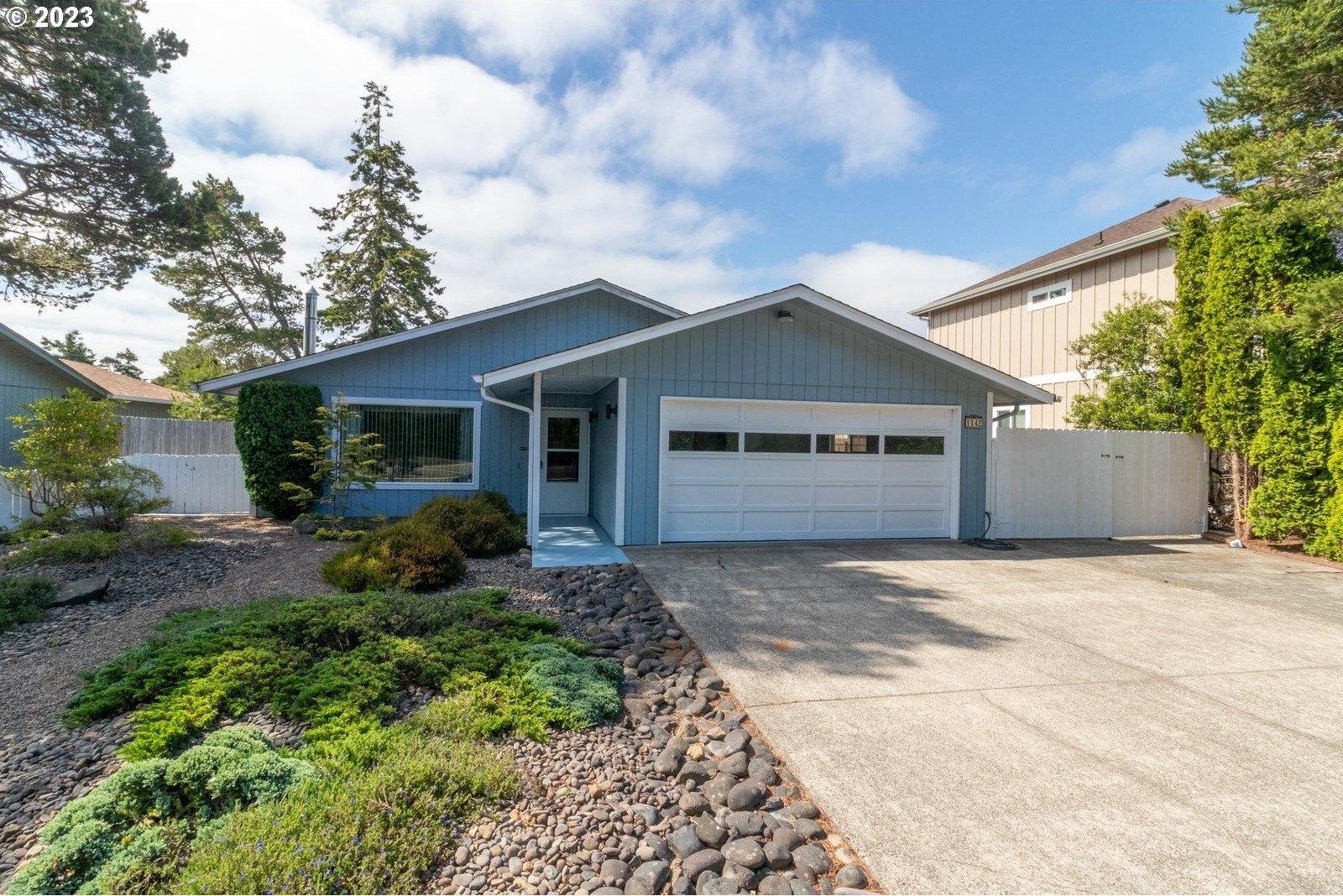 9th St, Florence, OR 97439