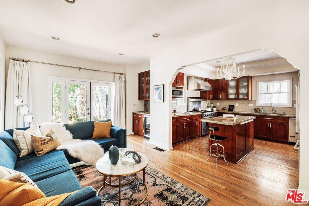 Esther Ave, Los Angeles, CA 90064