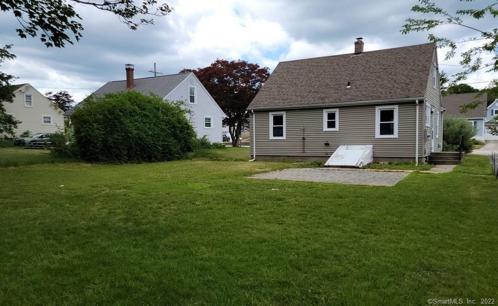 W Arch St, Pawcatuck, CT 06379