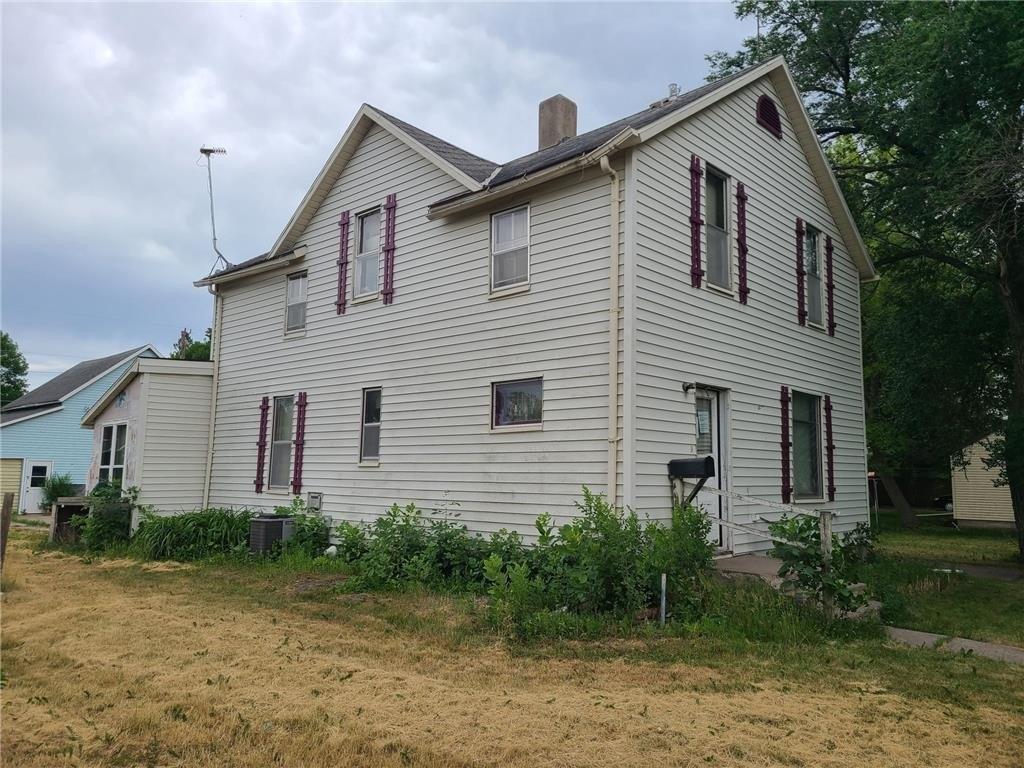 9th St S, Olivia, MN 56277