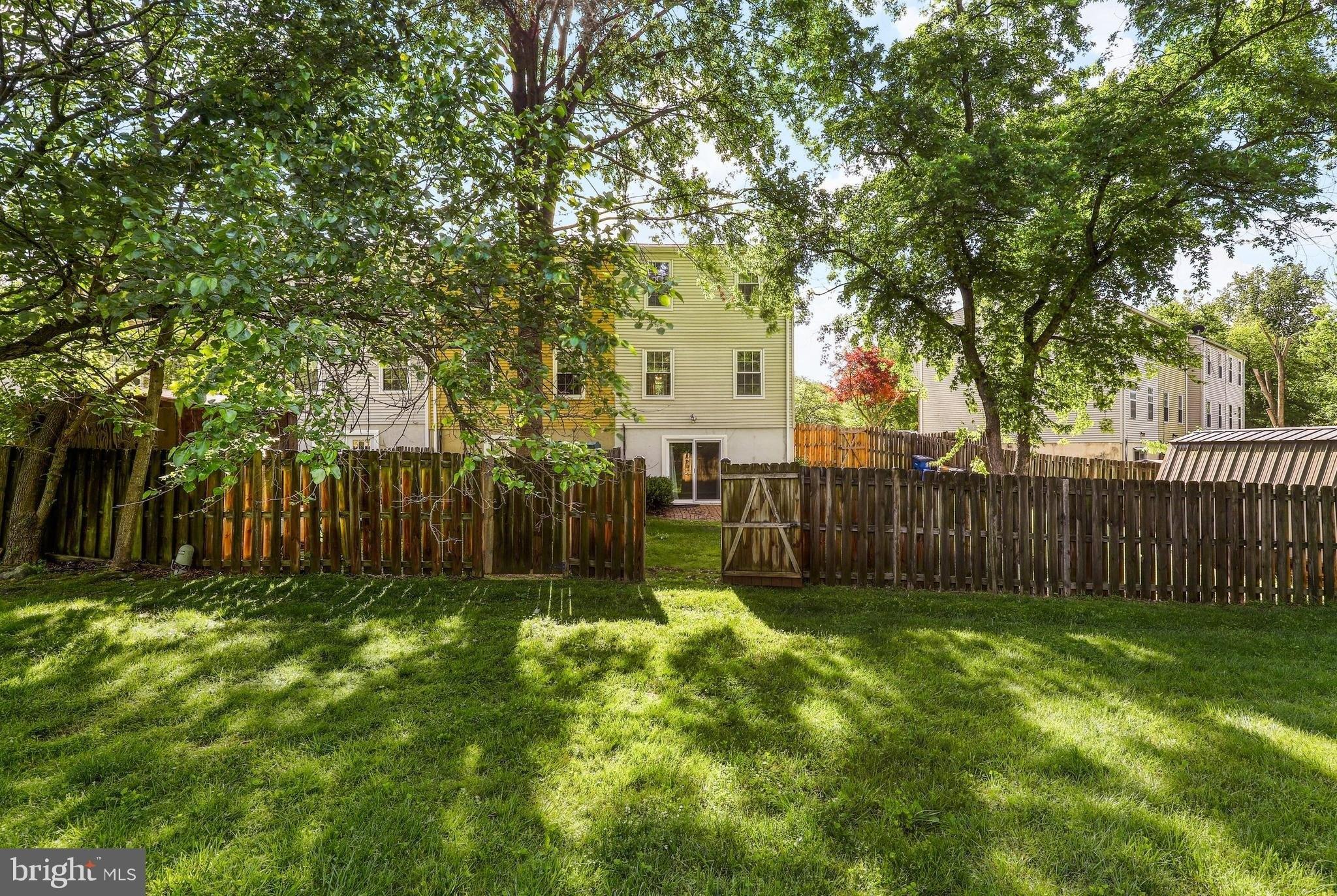 Bramble Bush Ct, Gaithersburg, MD 20879