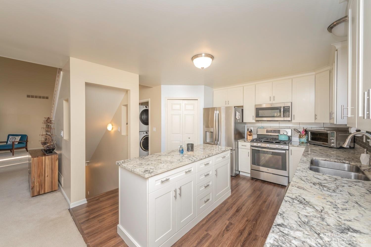 Buckley Dr, Ypsilanti, MI 48197