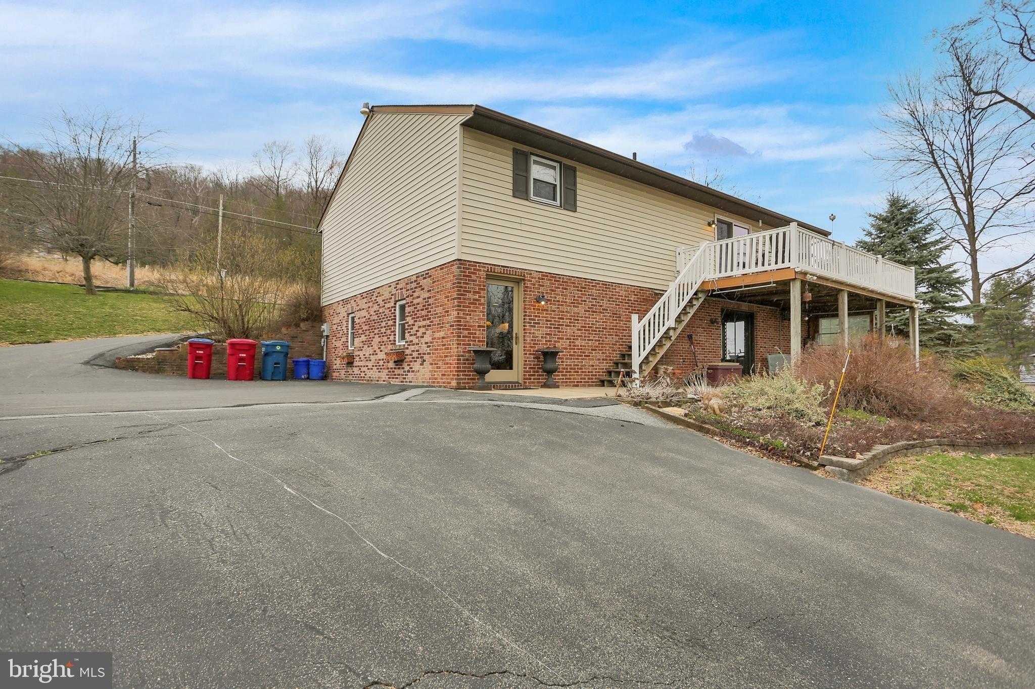 Preston Rd, Wernersville, PA 19565