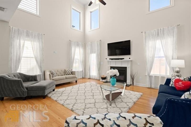 Thach Ave, Sugar Hill, GA 30518