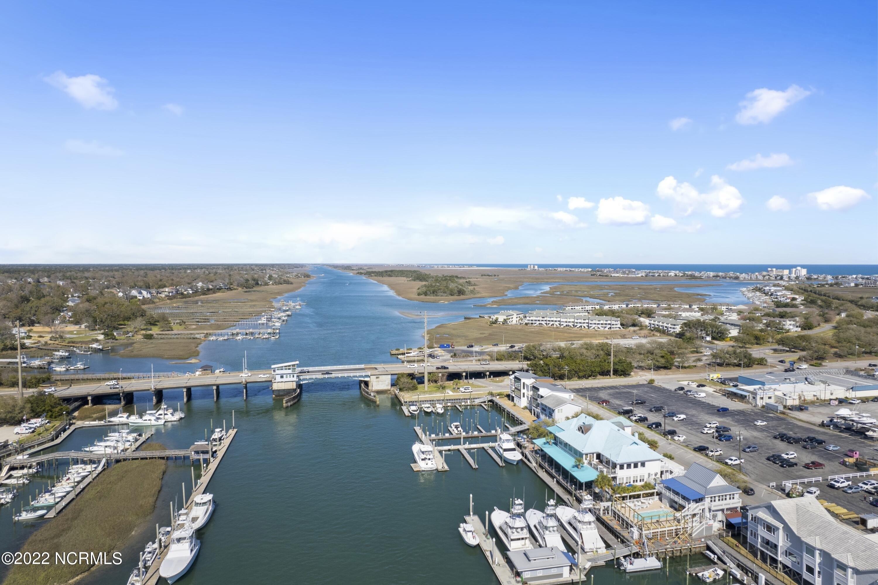 Colonial Dr, Wilmington, NC 28403