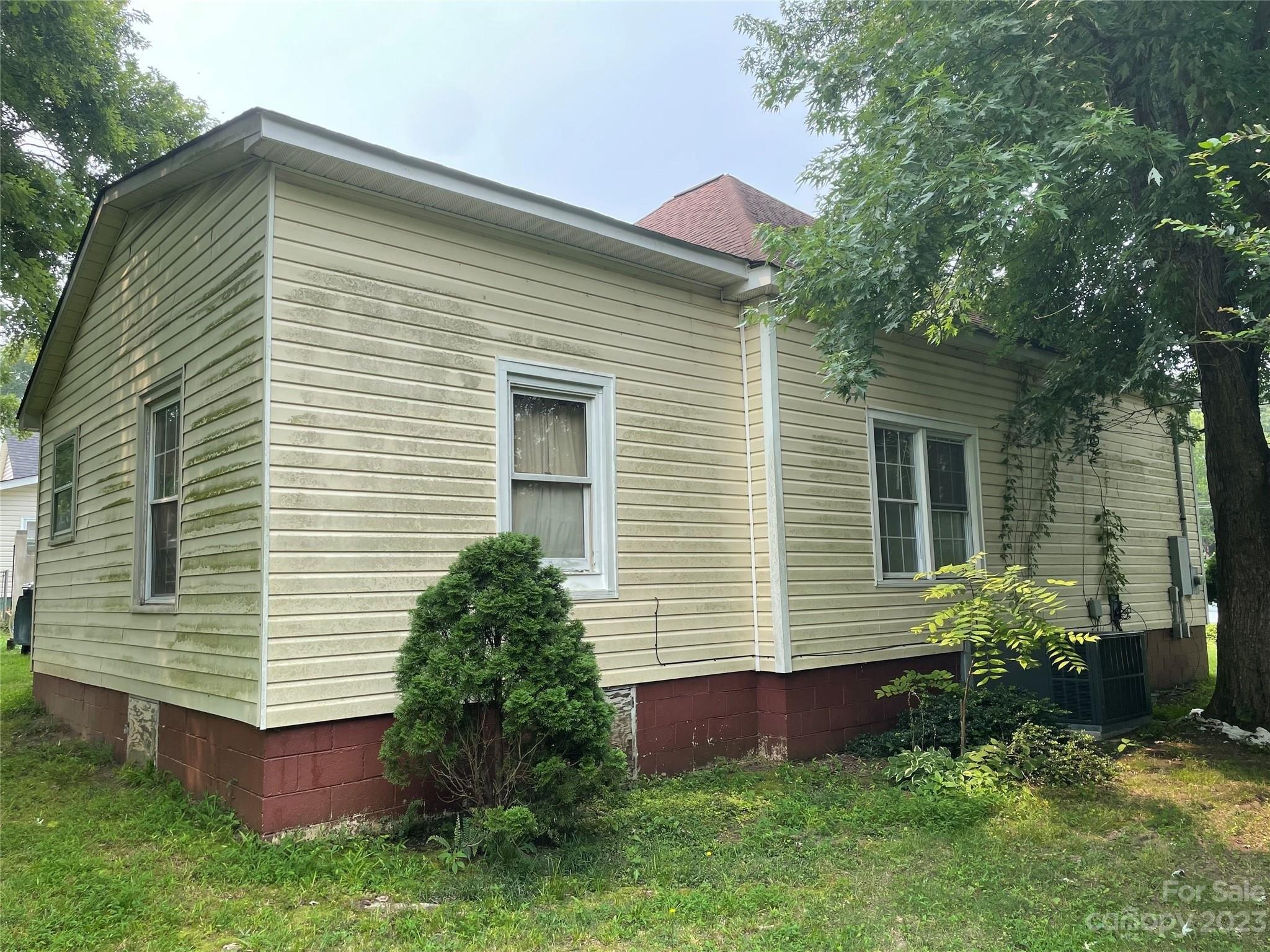 Ida St, Gastonia, NC 28054