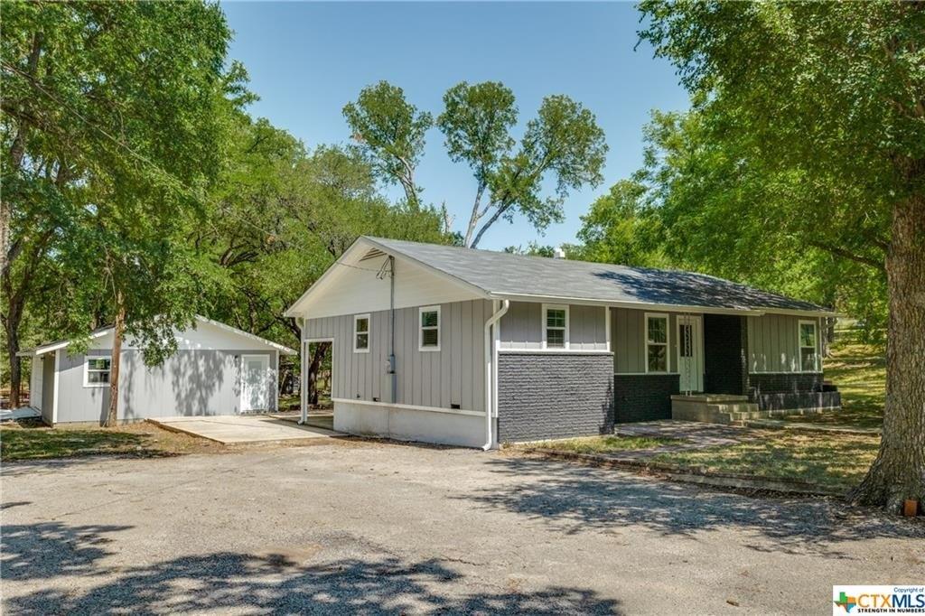 S Howe St, Lampasas, TX 76550