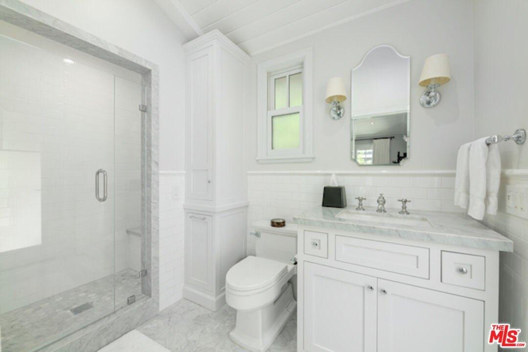 Green Oak Dr, Los Angeles, CA 90068