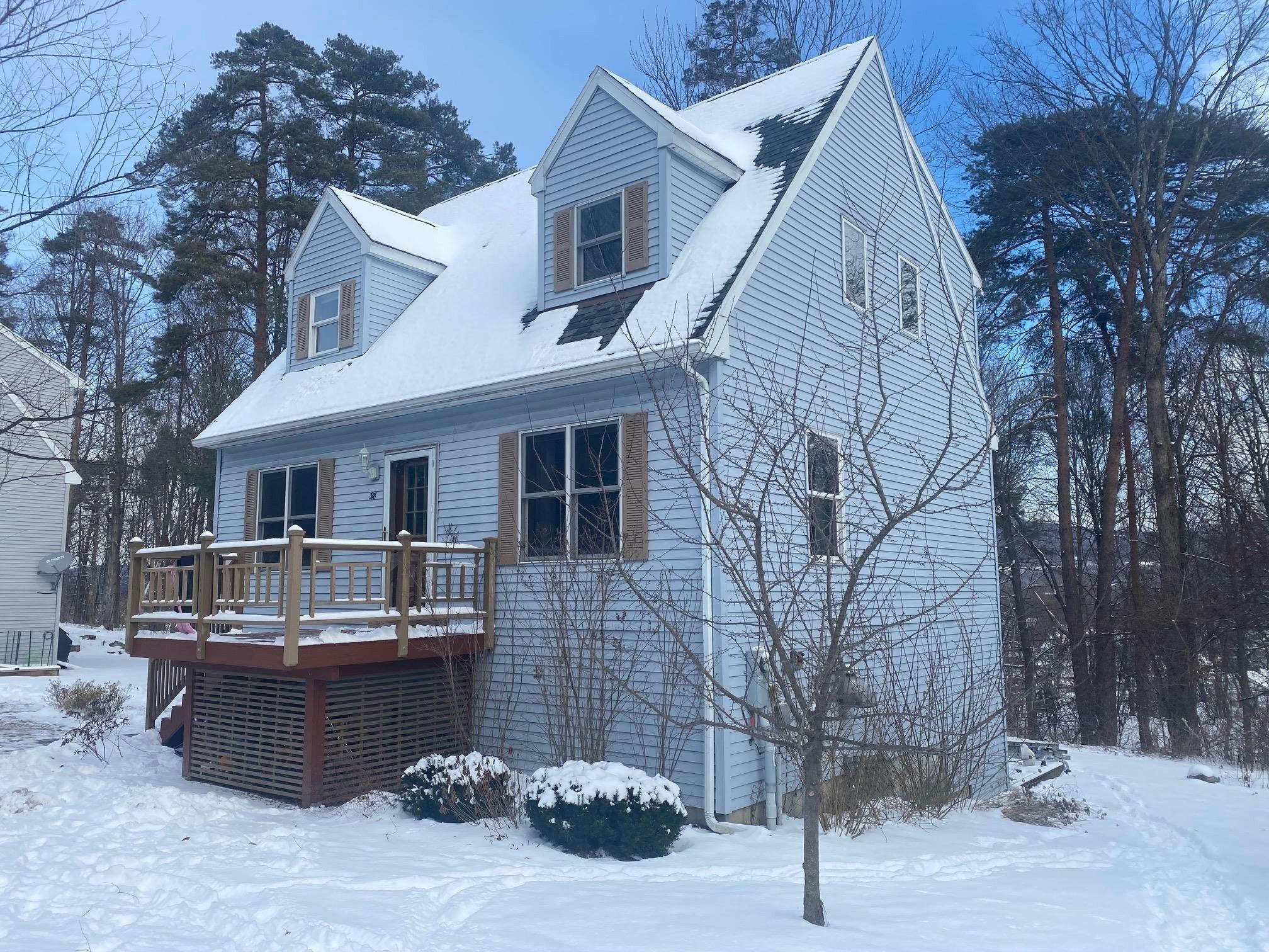 Chester Knoll Dr, Bennington, VT 05201