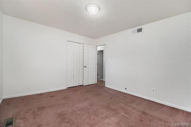 Sunnypoint Dr, Southfield, MI 48033