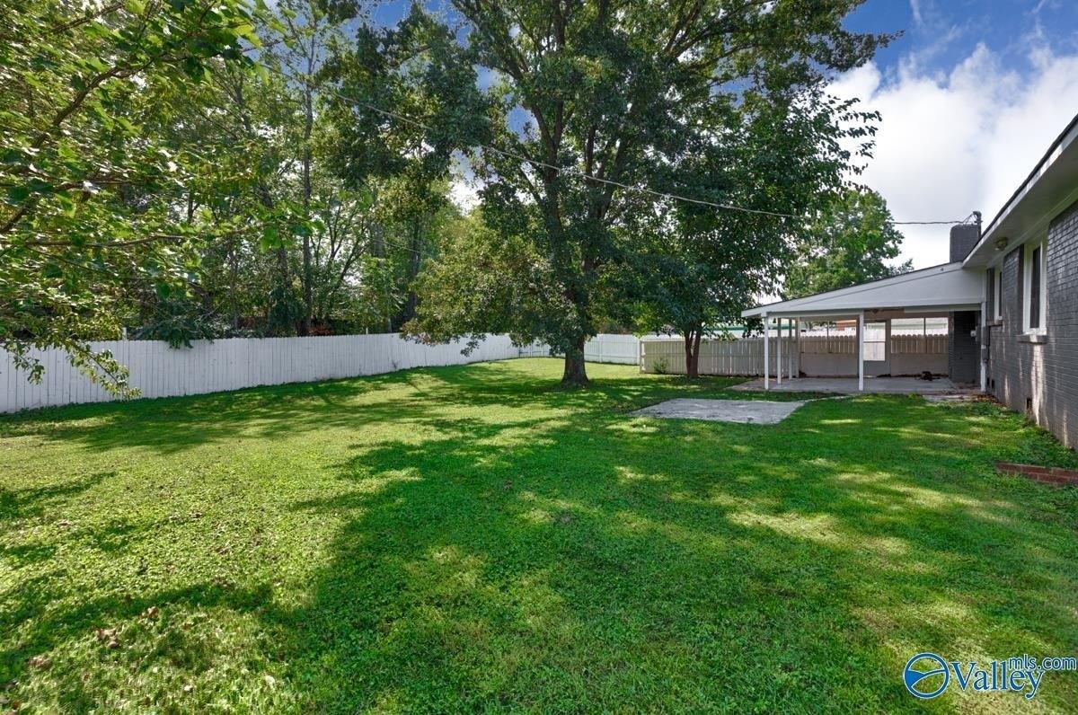 Dogwood Ln Nw, Huntsville, AL 35810