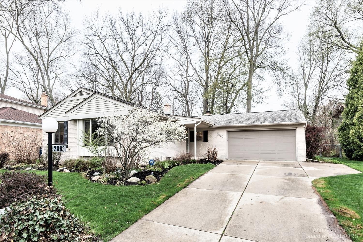 Pebble Creek Dr, Ann Arbor, MI 48108