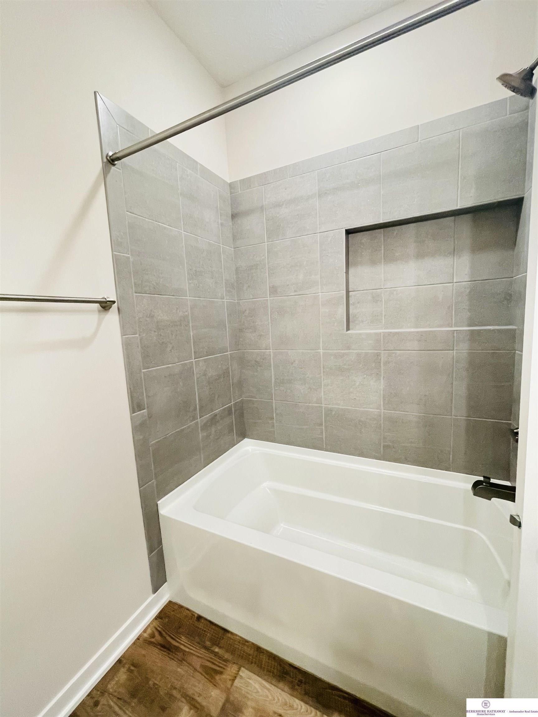 Riviera Dr, Omaha, NE 68136