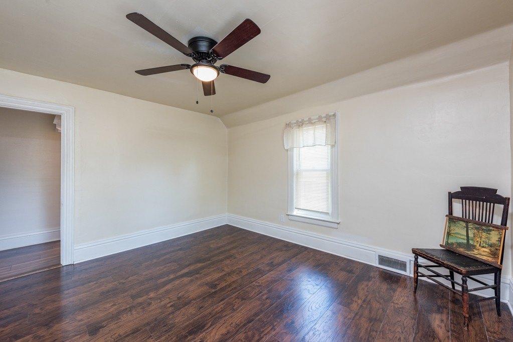 Gabriel Ave, Zion, IL 60099