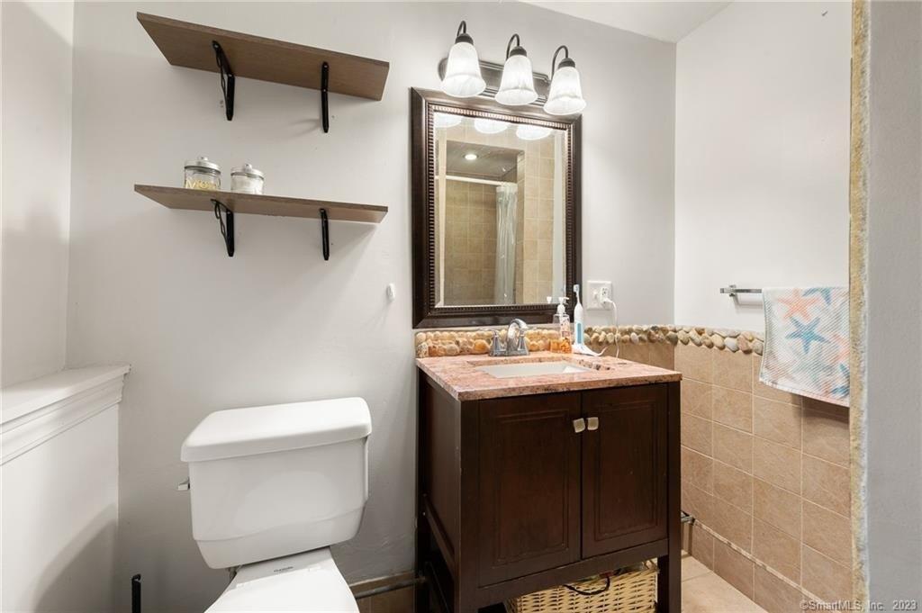 Dean Rd, East Lyme, CT 06333