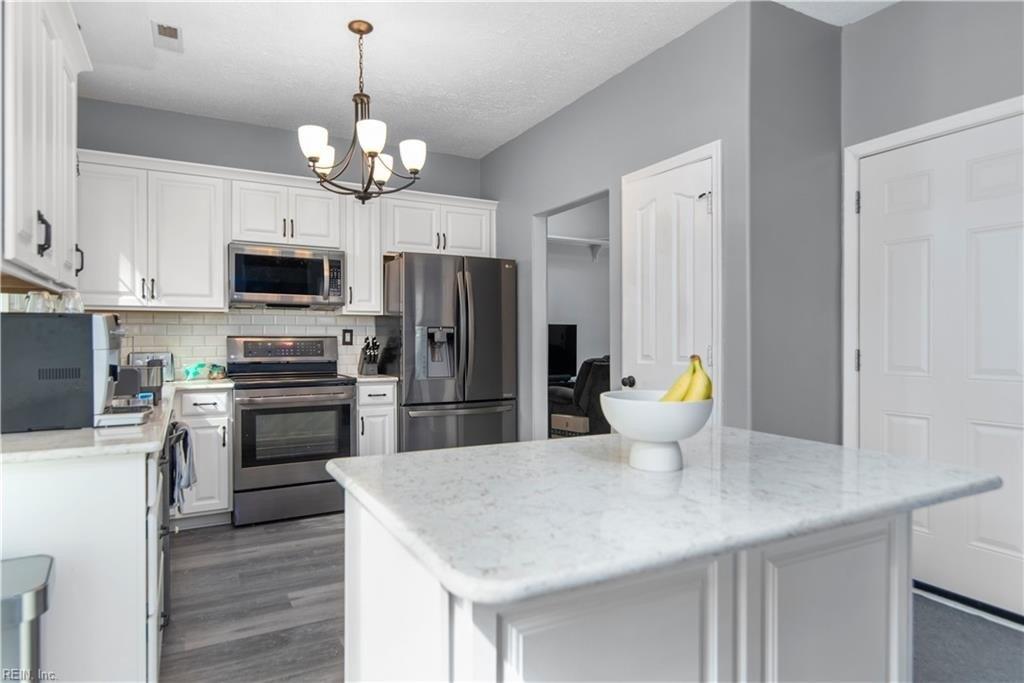 Heritage Oak Dr, Chesapeake, VA 23320