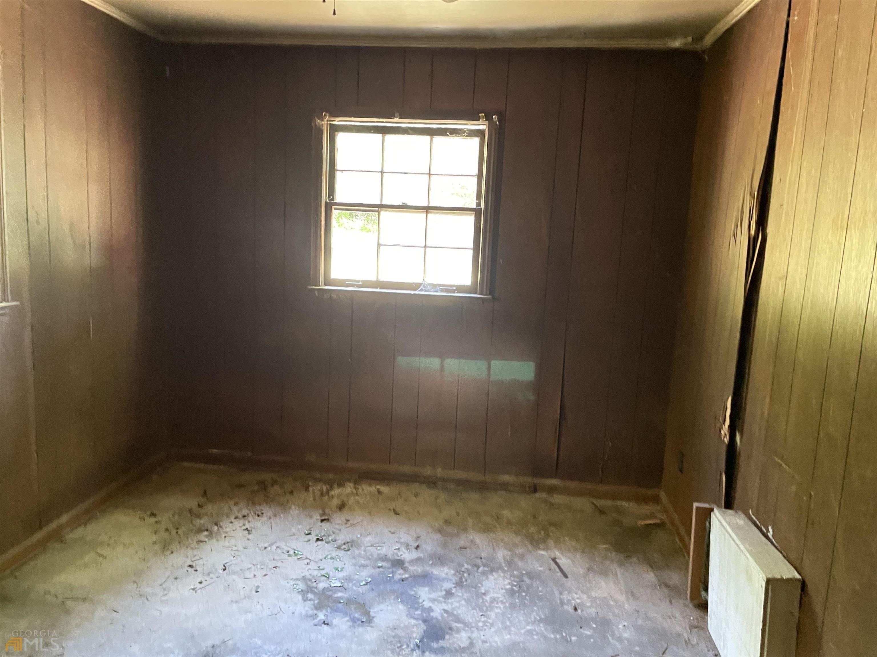 Henry St, Newnan, GA 30263