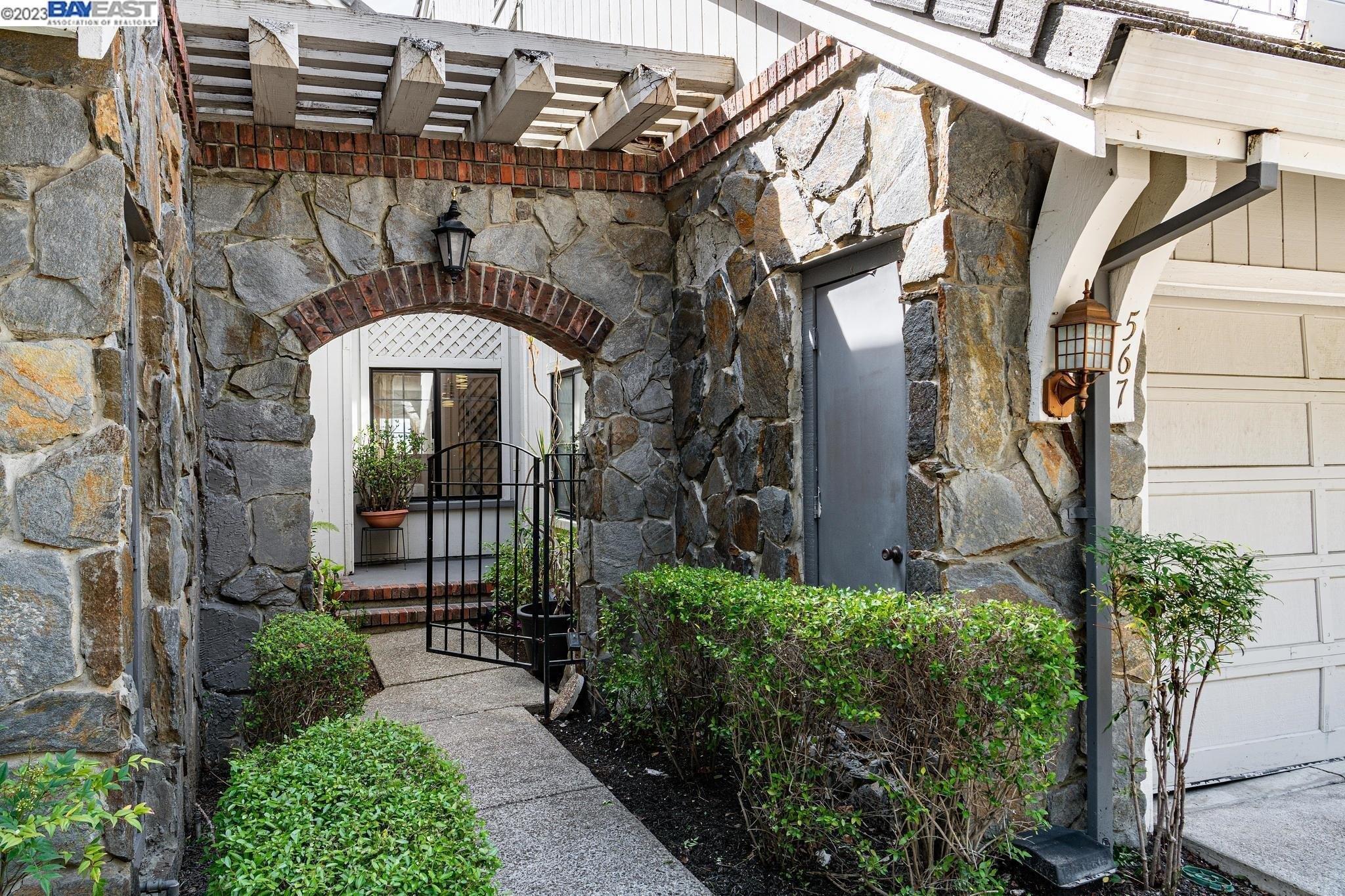 Silver Oak Ln, Danville, CA 94506