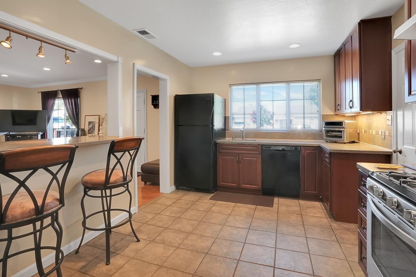 Springfield Dr, San Carlos, CA 94070