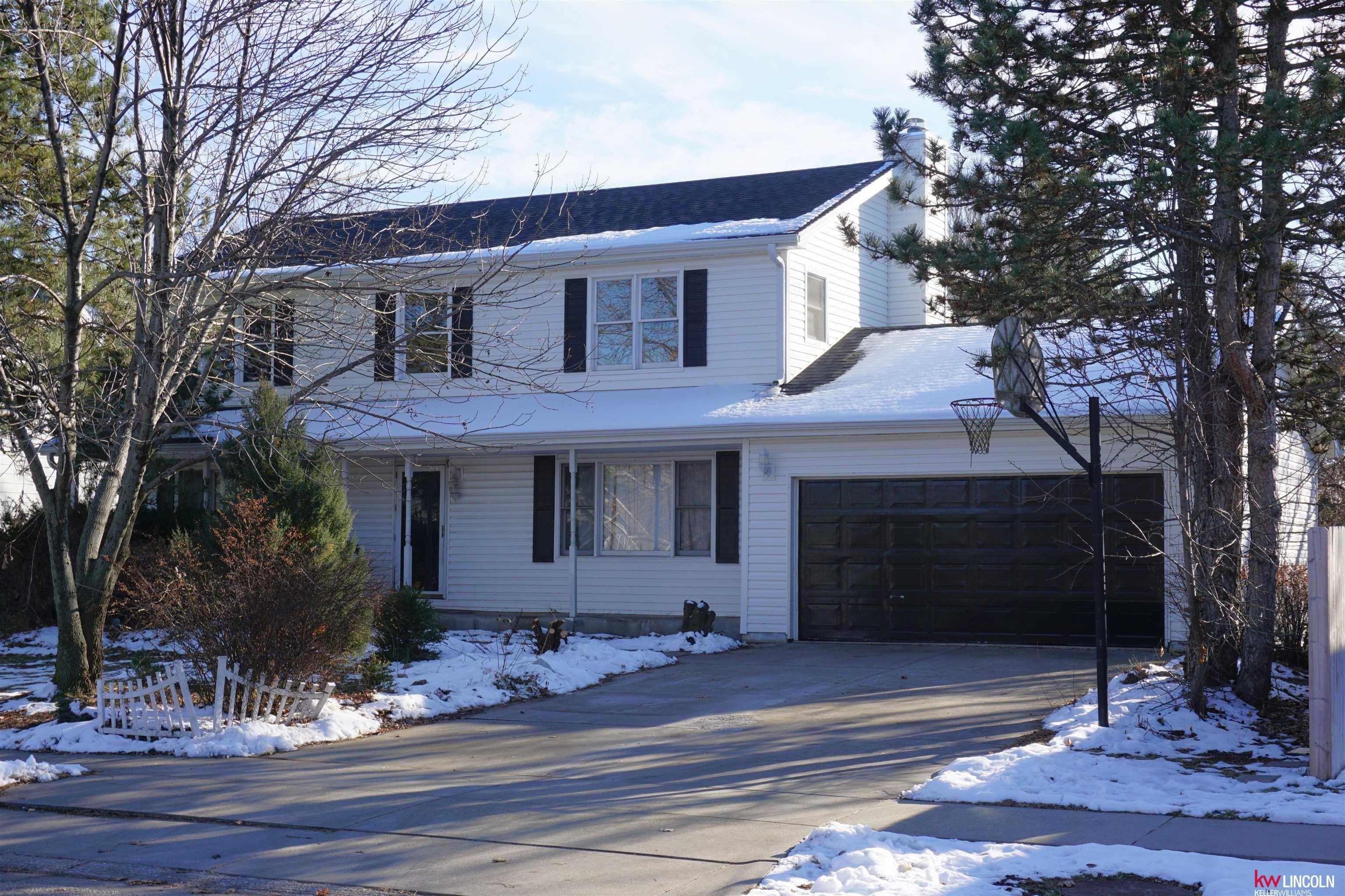 Larkwood Rd, Lincoln, NE 68516
