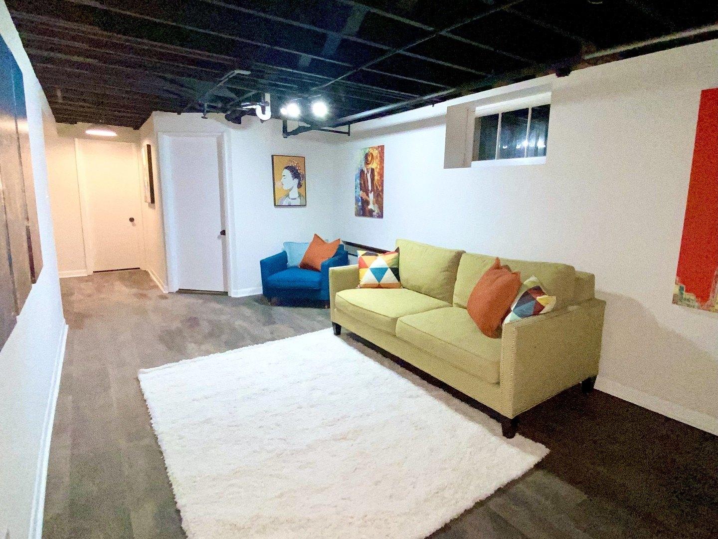 Broadview Ave, Highland Park, IL 60035