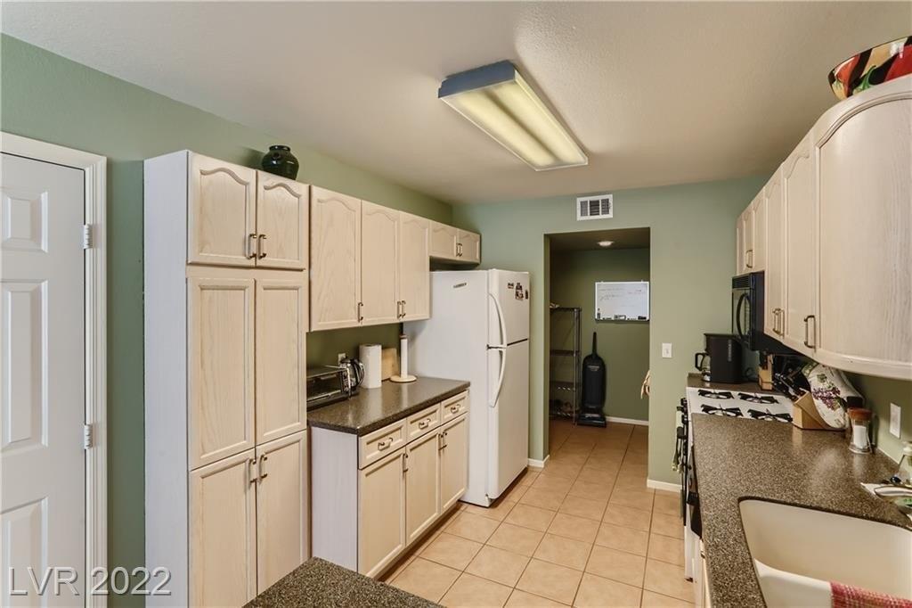 Glen Green Ave, Henderson, NV 89074