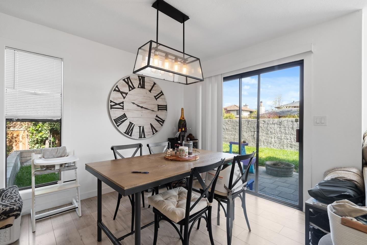 Doris Ct, Redwood City, CA 94061