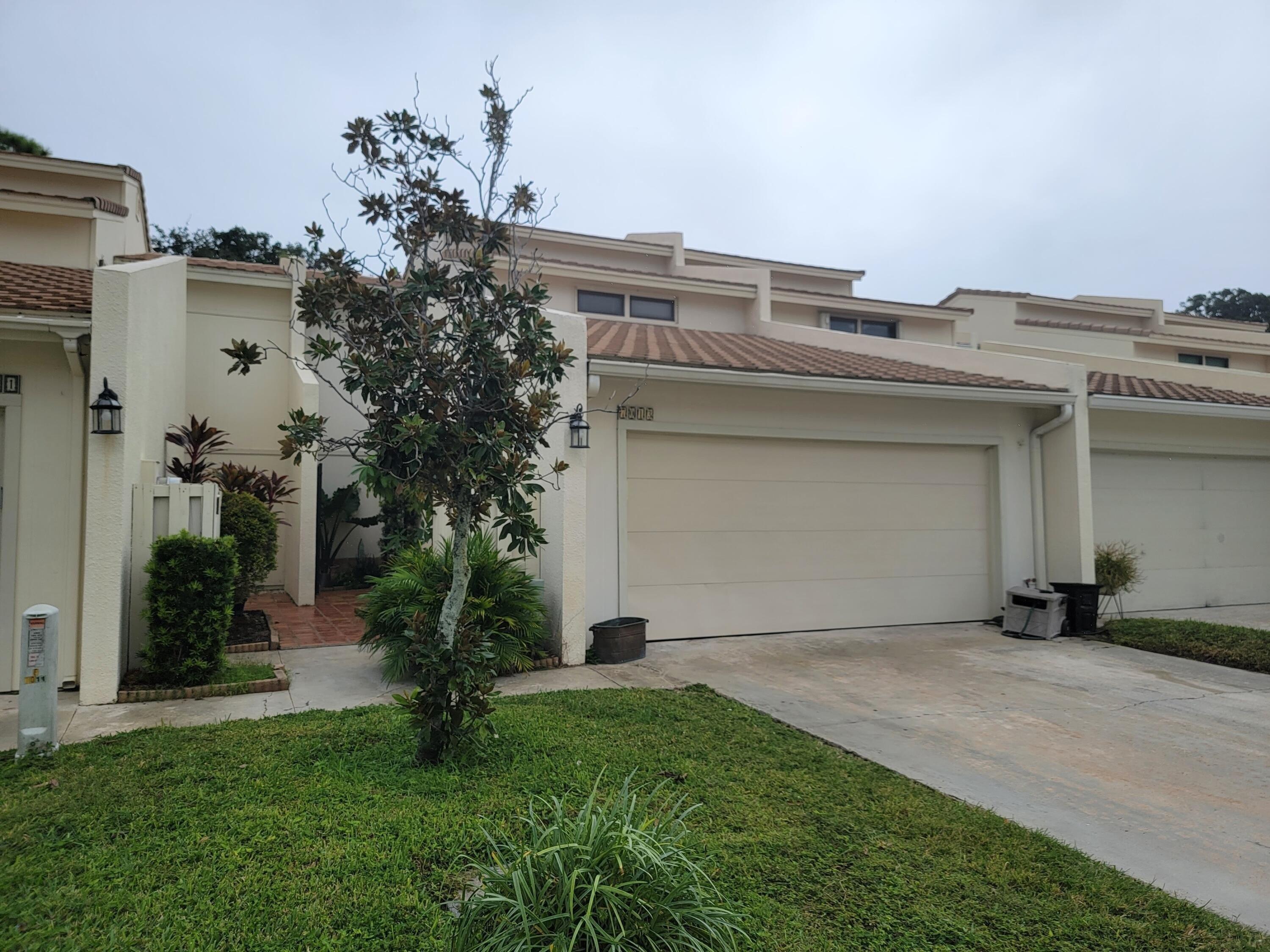 Edgemere Ter, Palm Beach Gardens, FL 33410