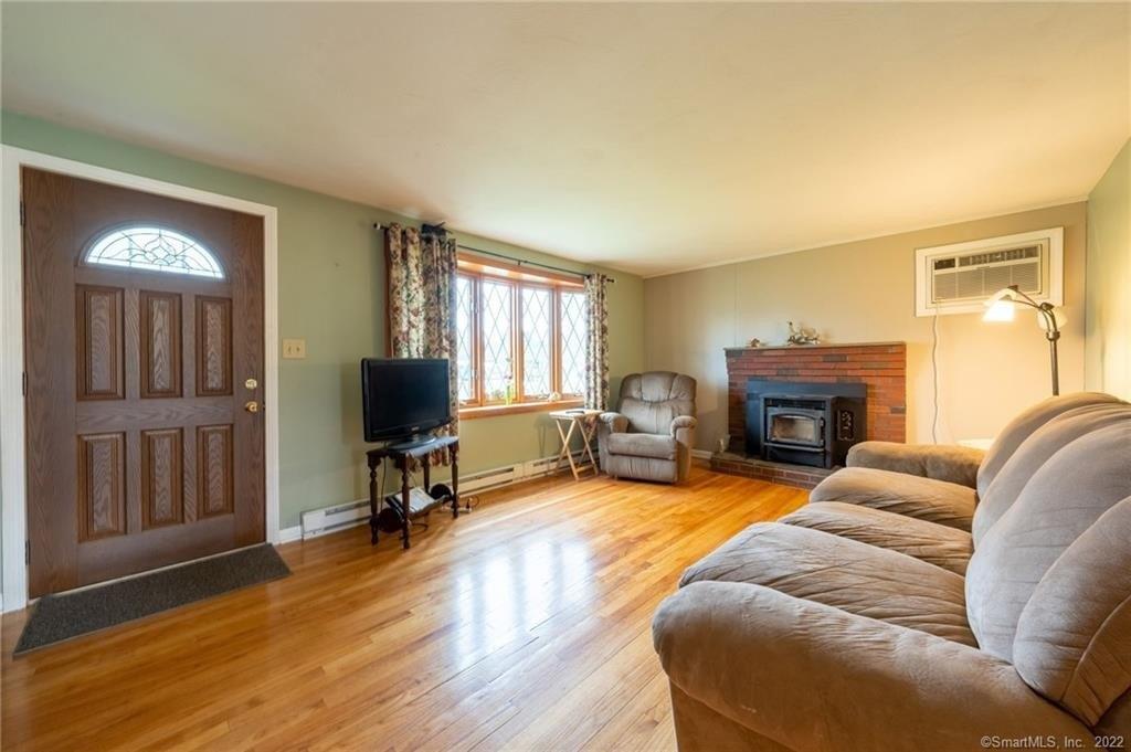 Shuttlemeadow Rd, Plainville, CT 06062