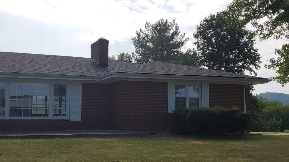 S Winn Ave, Irvine, KY 40336