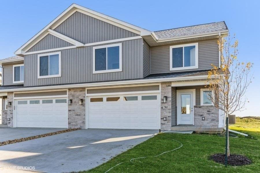 Oakland Trl, Solon, IA 52333